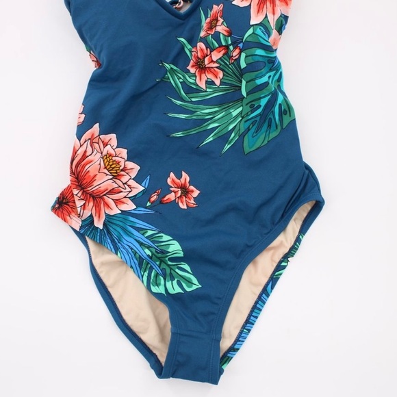 Women’s V-Neck One Piece Swimsuit - Picture 8 of 9